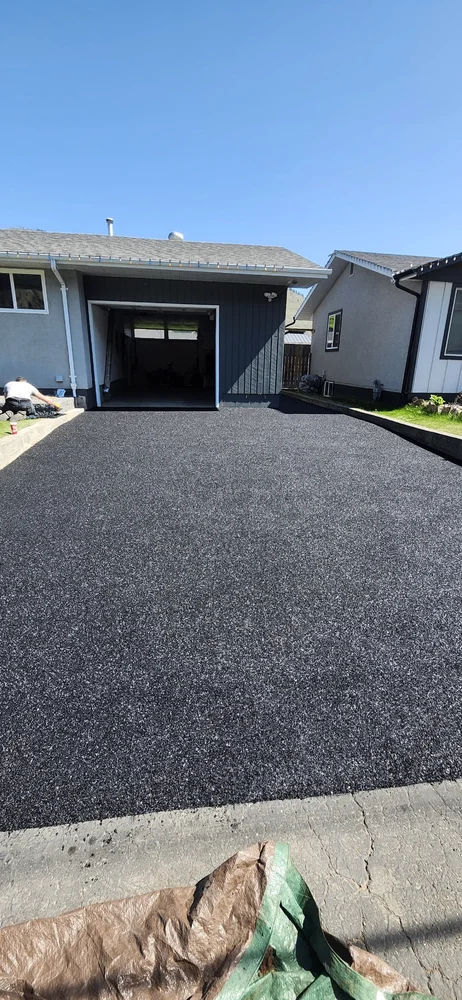 Fresh black rubber driveway install in Kamloops, BC