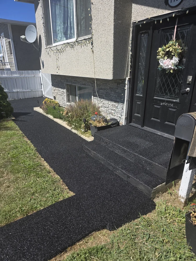 Rubber walkway and steps wrapping front entry